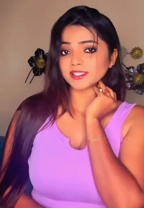 Bharti Jha Biography Details