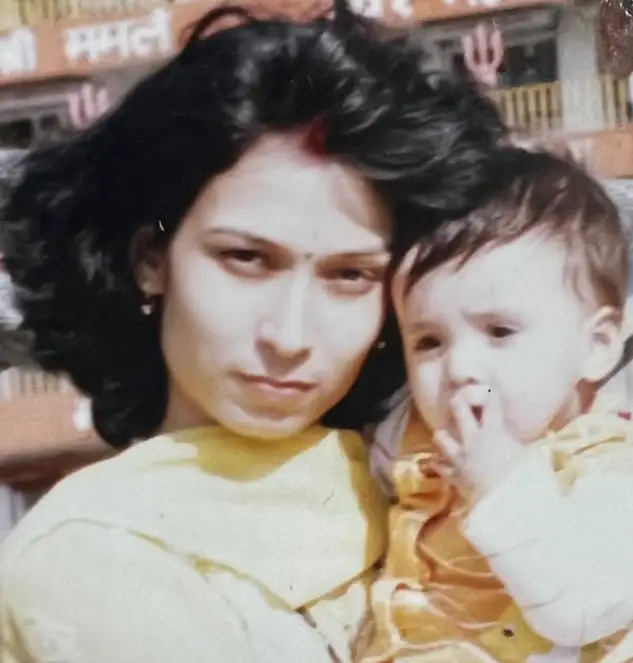 Meethika Dwivedi mother