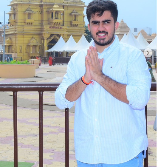 Ronak Khatri Biography Details