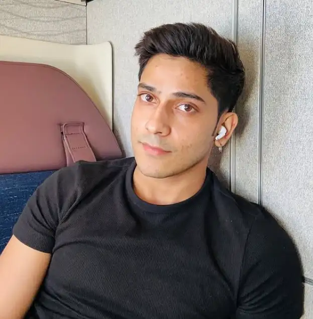 Aarush Bhola Biography Details