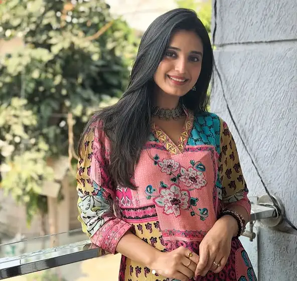 Ayushi Khurana Biography Details