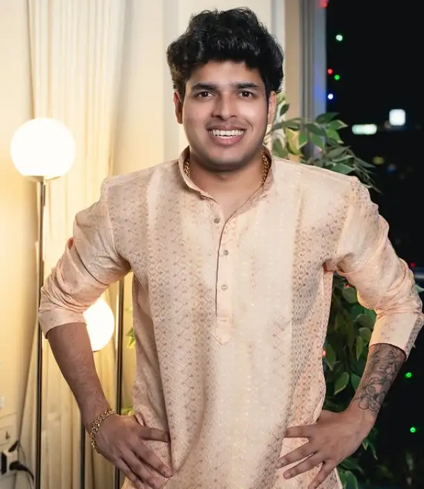 Jonathan Gaming Photos