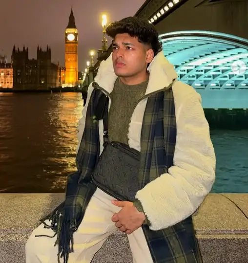 Jonathan Gaming Photos