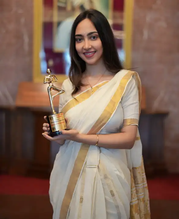 kaashvi hiranandani photos