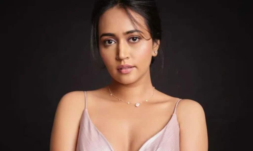 Sanvikaa Biography